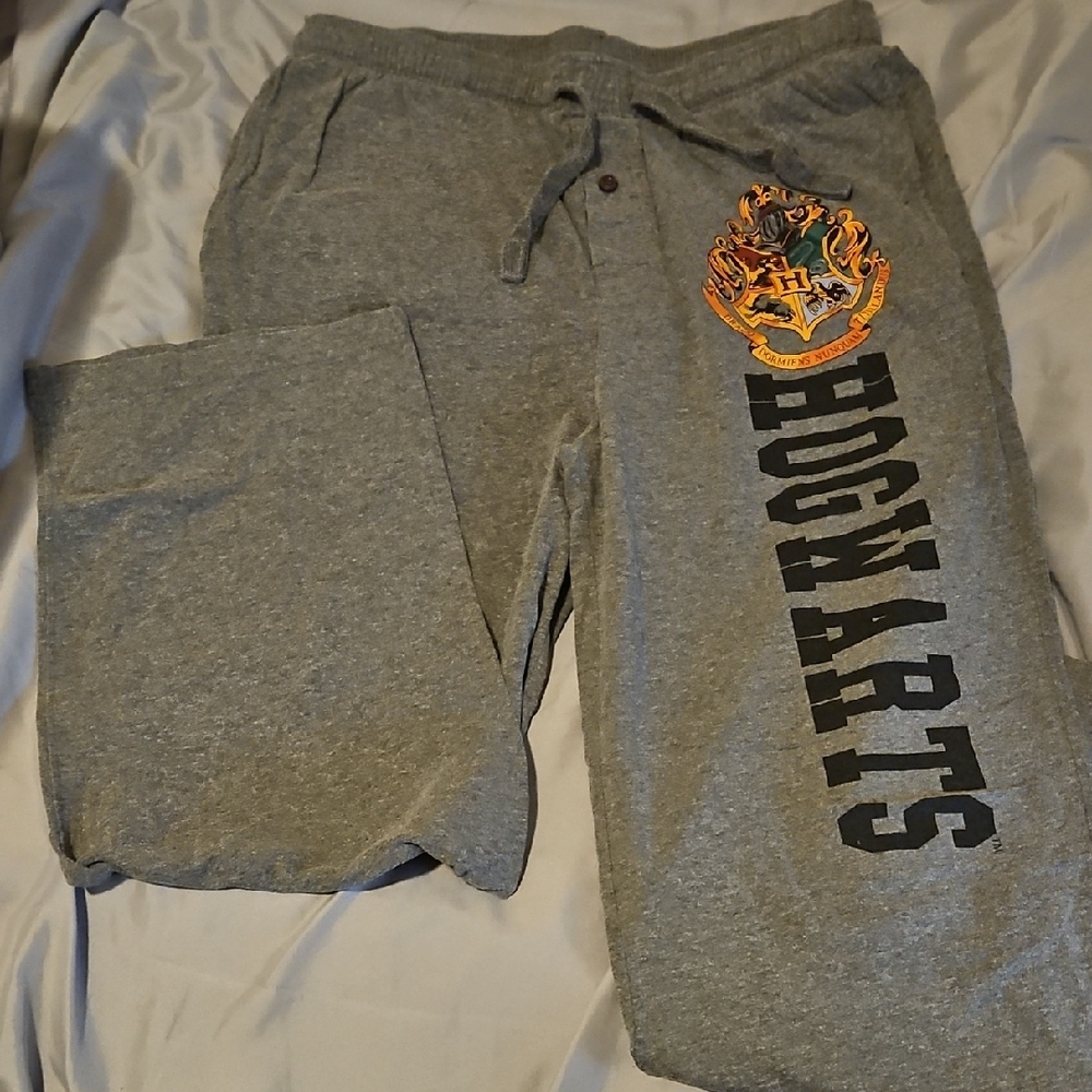 Warner Bros. Gray Hogwarts Crest Joggers